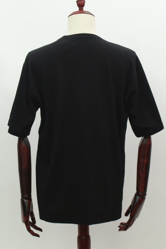 ロゴプリント サイドスリットTシャツ(ブラック)