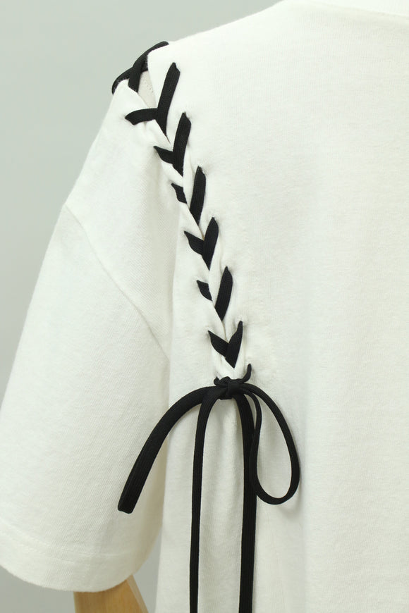 カットアウトレースアップ 半袖Ｔシャツ(ホワイト)