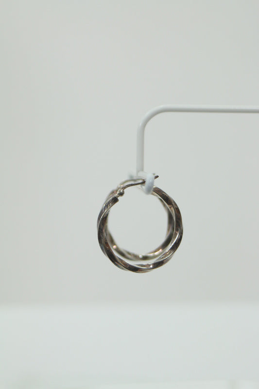 ツイストフープピアス(シルバー)