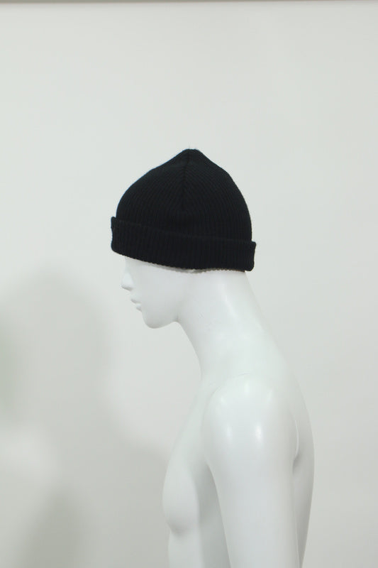 ワンポイン刺繍トニットキャップ(ブラック)